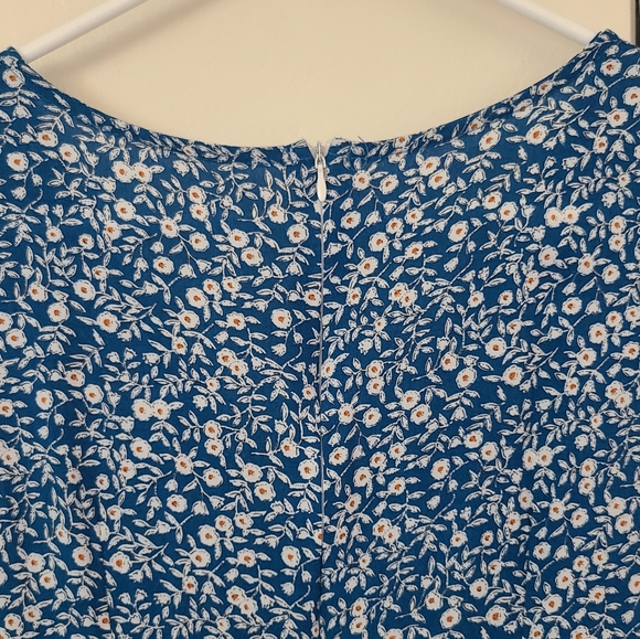 🔆 Dainty Floral Mini Dress - Picture 4 of 5